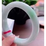 天然翡翠飘绿正装手镯